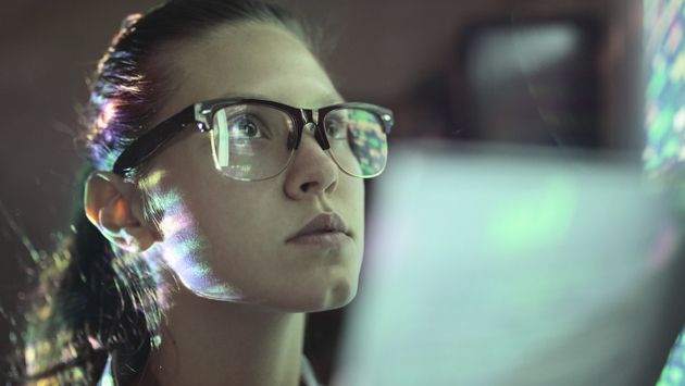 ENG_LabGirl_Data_crop.jpg